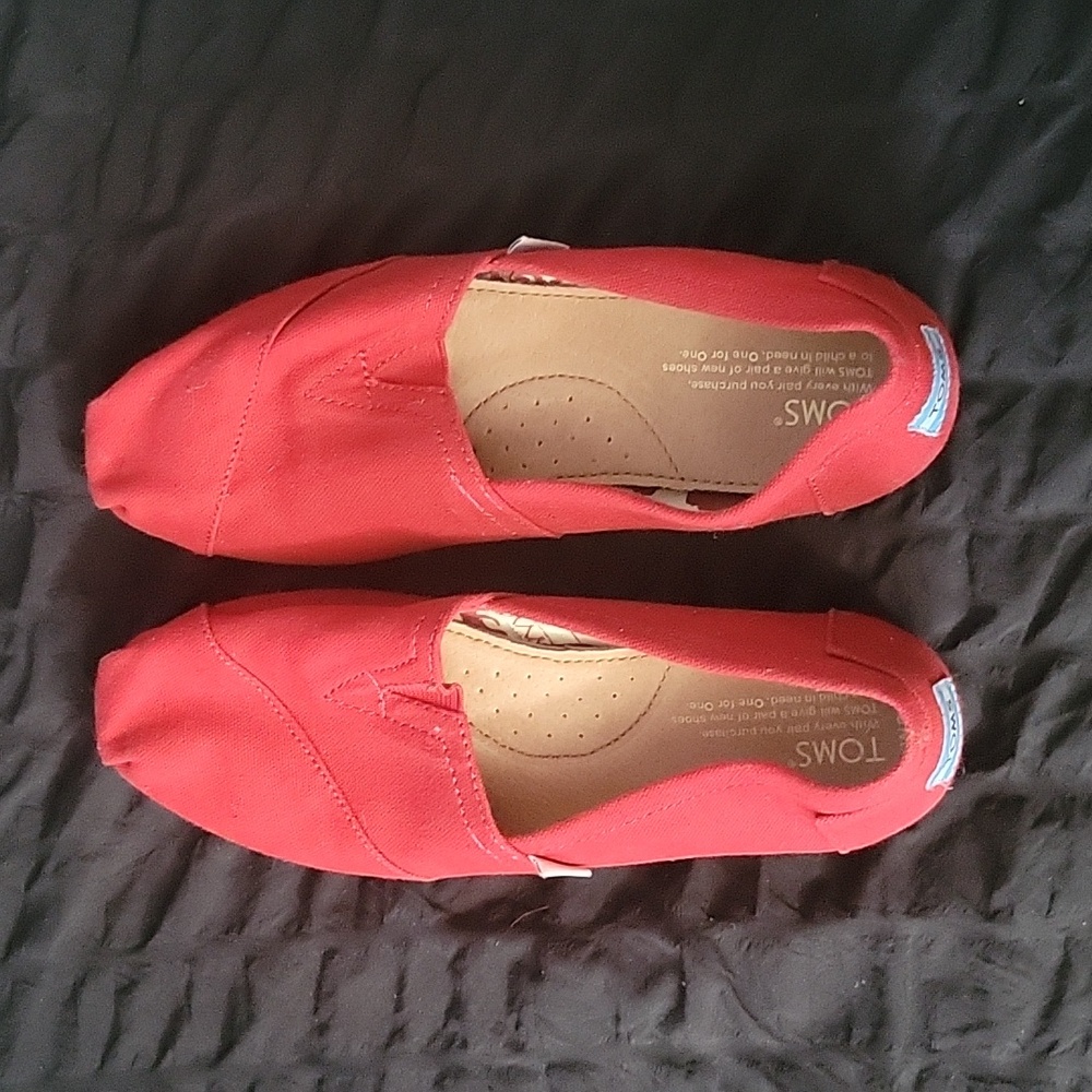 Tom's Slip on